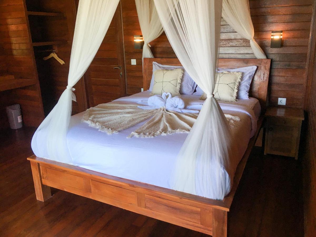 Sunset Hill Lembongan Hotel ภายนอก รูปภาพ