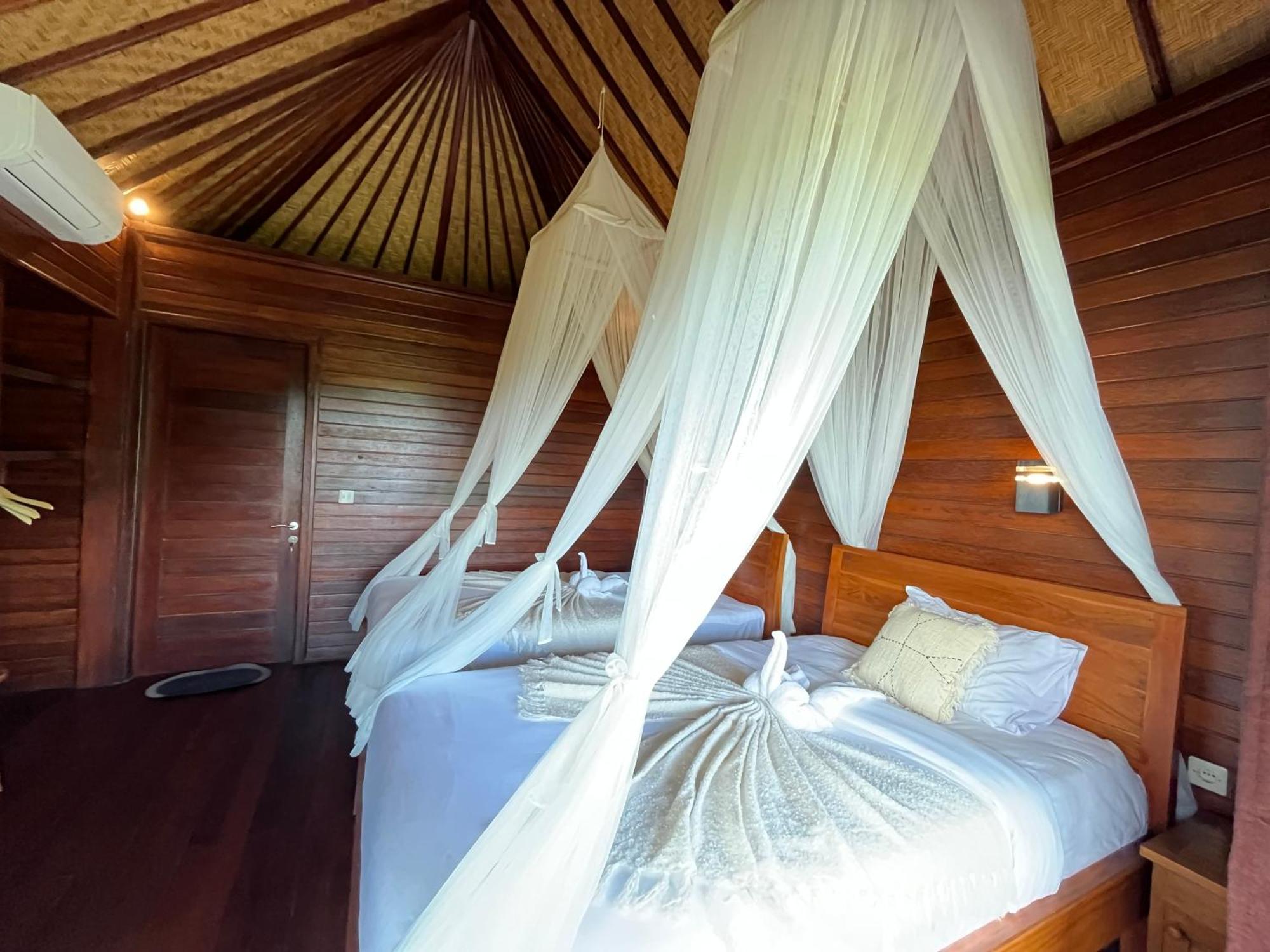 Sunset Hill Lembongan Hotel ภายนอก รูปภาพ