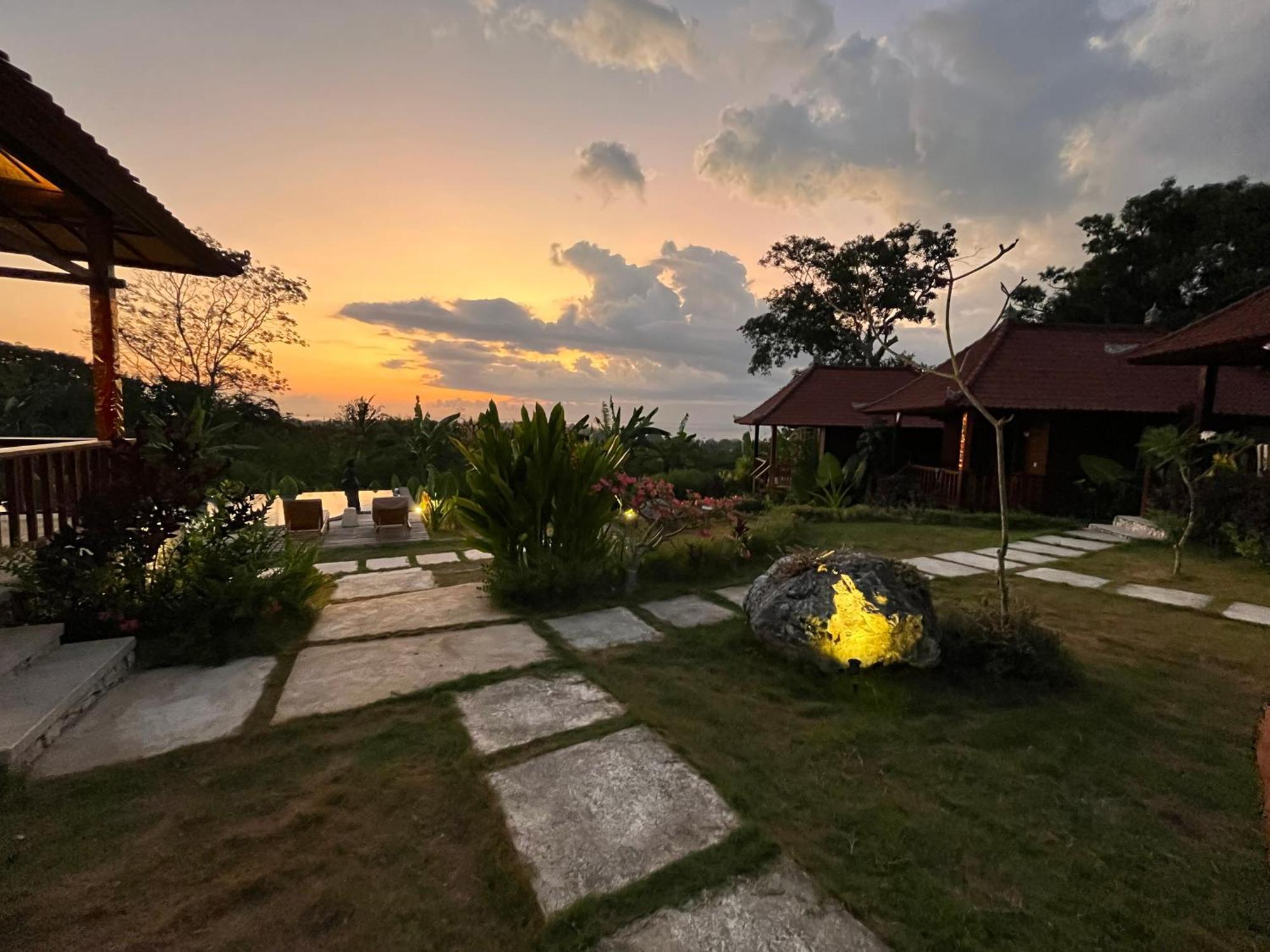 Sunset Hill Lembongan Hotel ภายนอก รูปภาพ